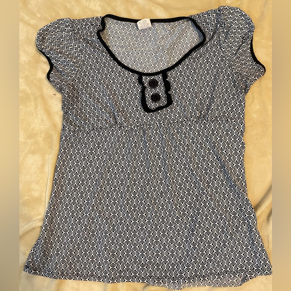 Maurices extra large, black and white empire waist top
